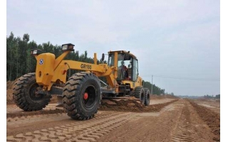 FH(中国)租赁平地机在蒙华铁路施工