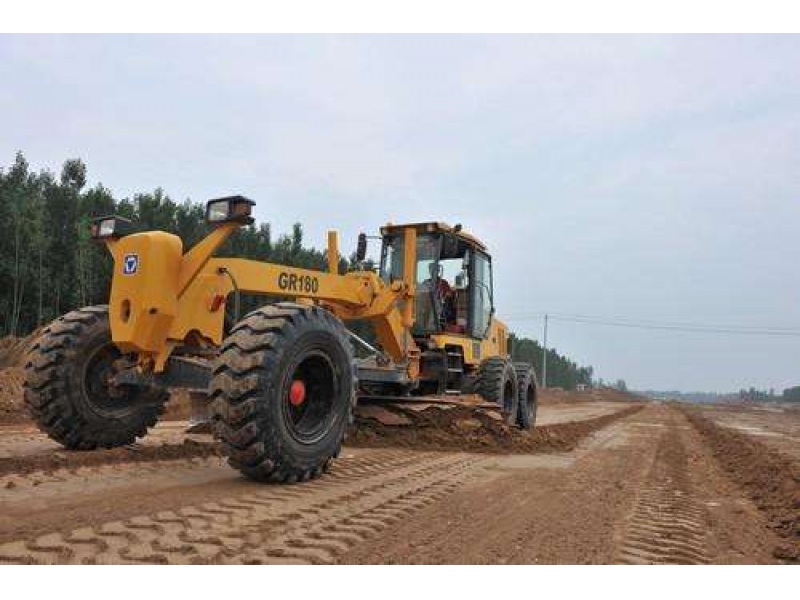 FH(中国)租赁平地机在蒙华铁路施工